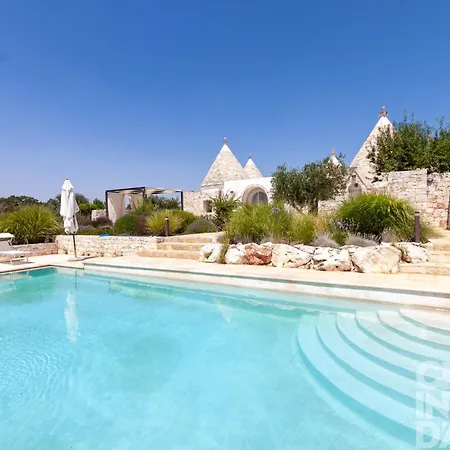 Trullo Glicine Ostuni
